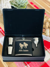 Load image into Gallery viewer, Leatherette Flask Gift Set