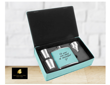 Load image into Gallery viewer, Leatherette Flask Gift Set